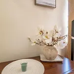 Aristocratic Place, Location * Sofía