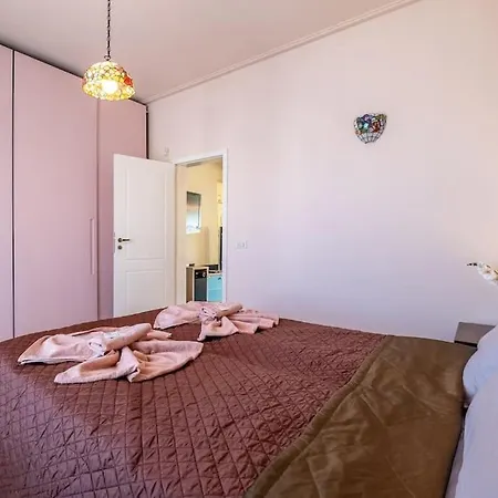 Aristocratic Place, Location Apartmán *