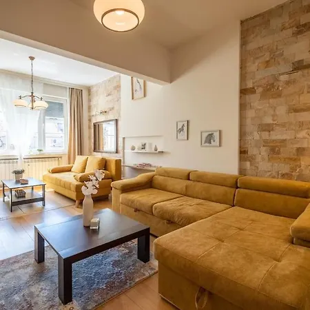 Apartmán Aristocratic Place, Location