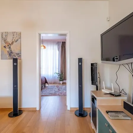 Aristocratic Place, Location Apartament
