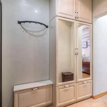 Aristocratic Place, Location Apartmán