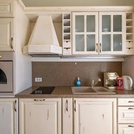 Aristocratic Place, Location Apartament
