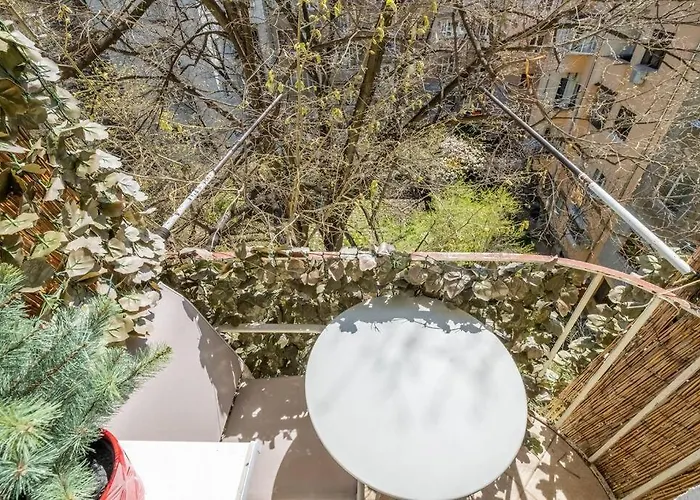 Aristocratic Place, Location * Sofya