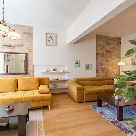 Aristocratic Place, Location 公寓 索菲亞